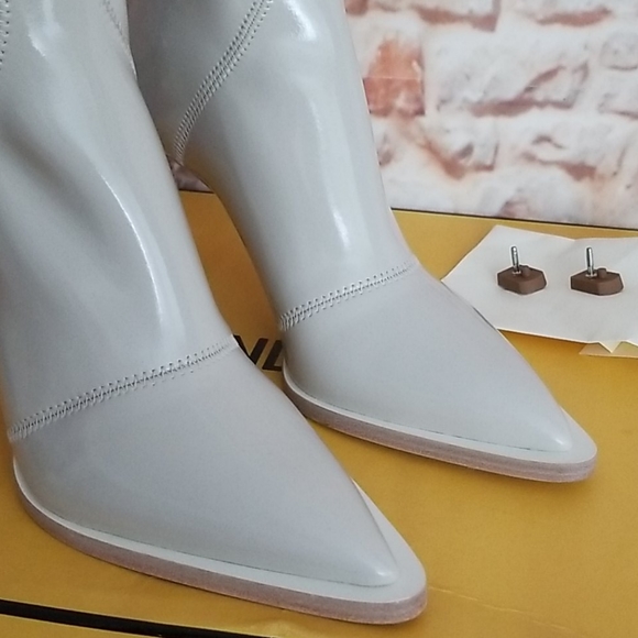 New Fendi Neoprene Zip Pointed Booties - Picture 10 of 11